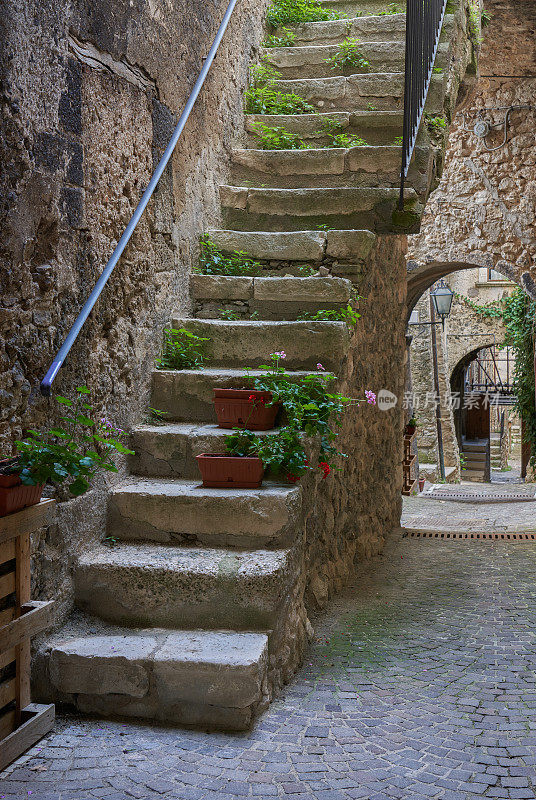 Castelvecchio Calvisio小巷，Abruzzi意大利